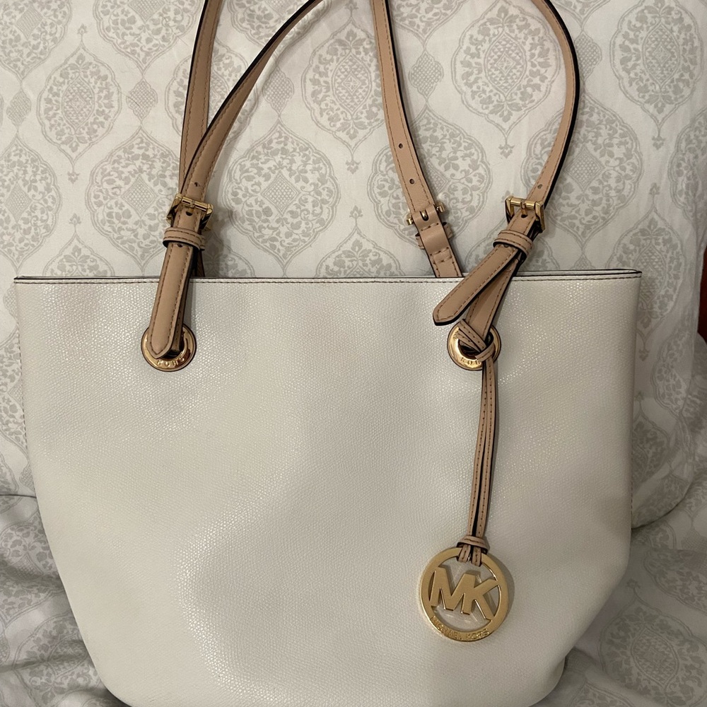 Michael kors white shoulder bag